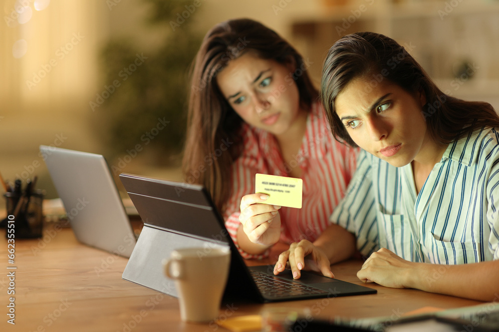 Обзор лучших льготных предложений от банков: кэшбэк, выгодные ставки, кино и музыка.